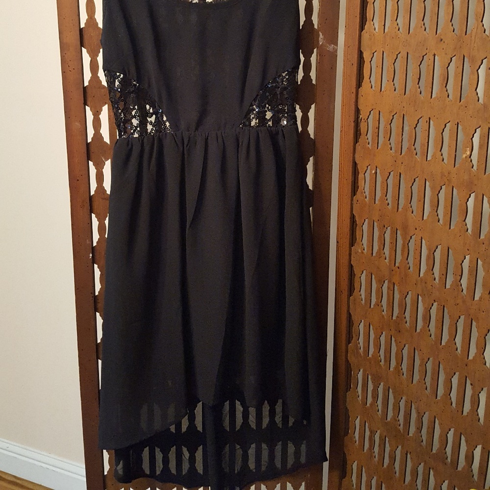 Alexandera Collection (Performance Wear) - Picture 2 of 4